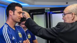 Sabella con Lionel Scaloni, en febrero del 2020.