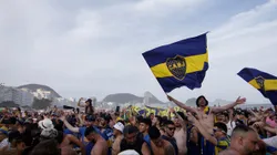 Multitudinario banderazo Xeneize en Copacabana.