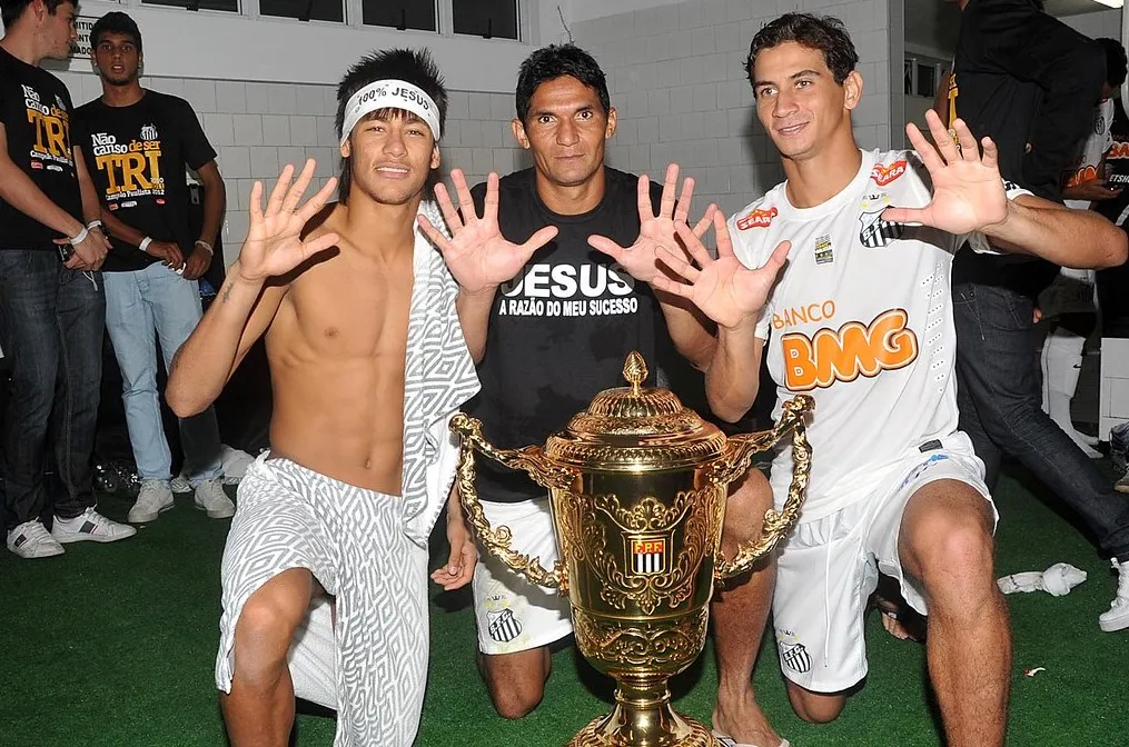 Una temporada histórica para el Peixe, donde consiguió el tricampeonato en el Paulistao. (Foto: Santos vía Twitter)