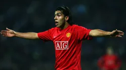Carlos Tevez disputando la Champions League con el Manchester United.