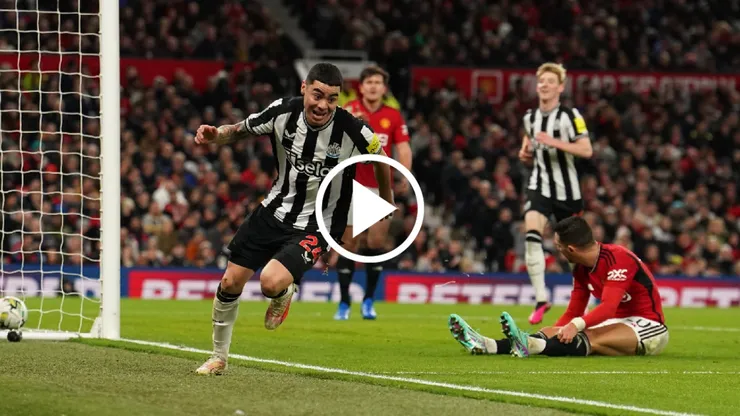 Miguel Almirón, tras marcar su gol ante Manchester United.