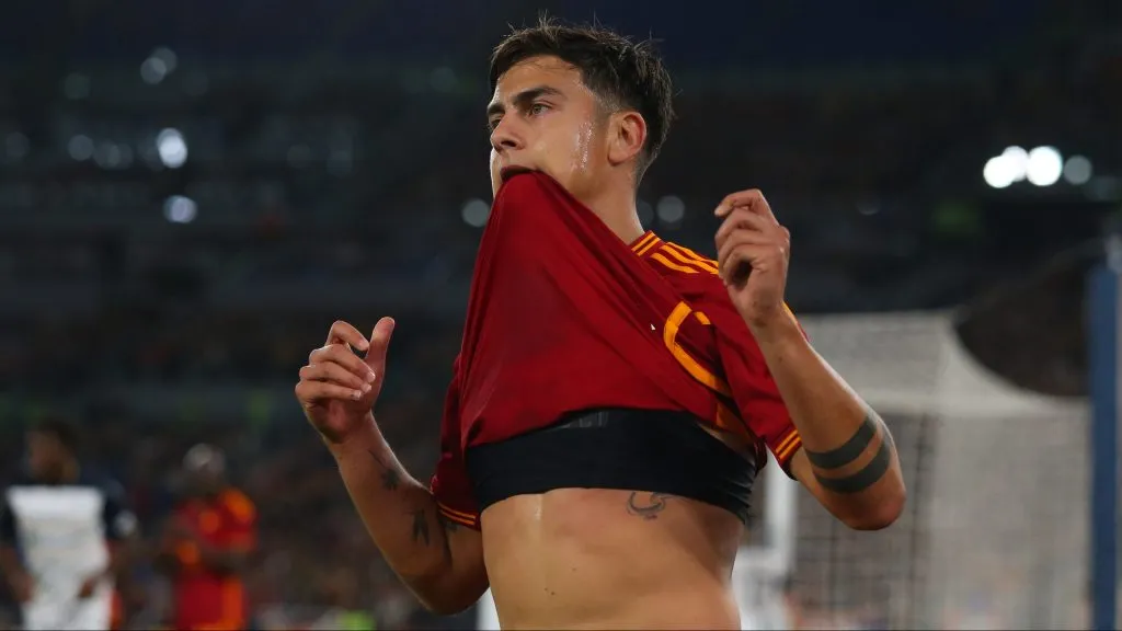 Paulo Dybala salió lesionado del partido que la Roma jugó contra la Lazio por los Cuartos de Final de la Copa Italia. Getty Images.