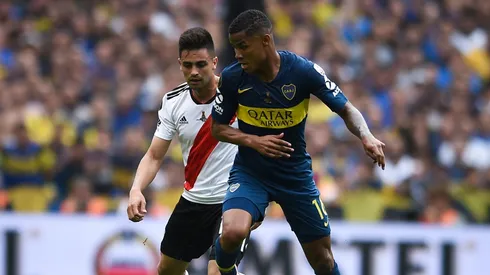 Wilmar Barrios, junto a Pity Martínez en un Boca vs. River de 2018.