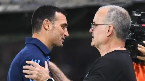 Lionel Scaloni y Marcelo Bielsa, en el último Argentina vs. Uruguay.