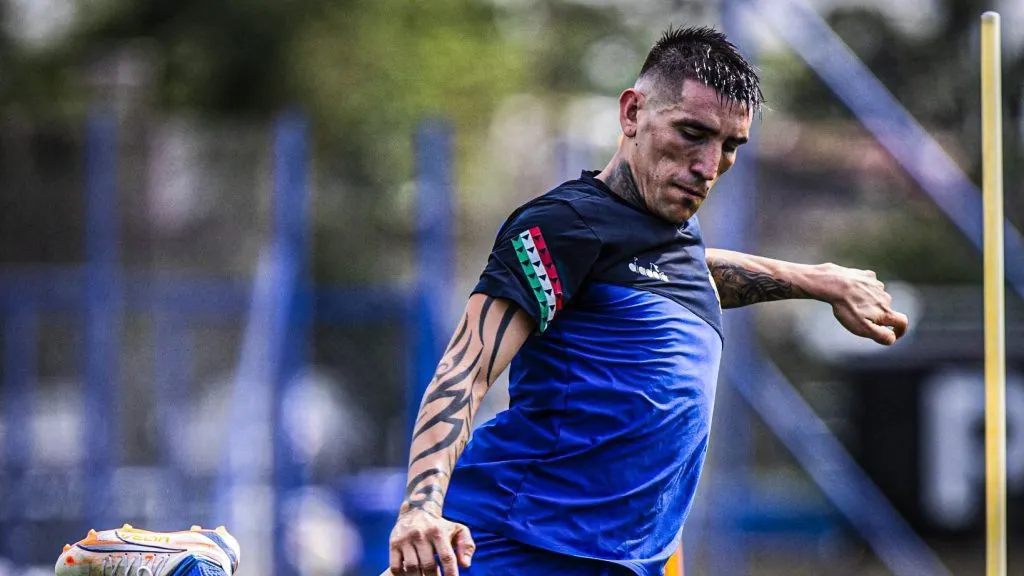 Ricardo Centurión entrenándose con Vélez. (Prensa Vélez)