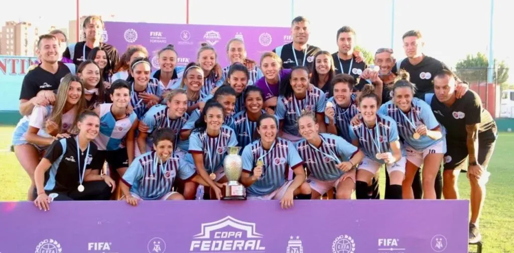 UAI Urquiza fue el primer campeón del torneo.