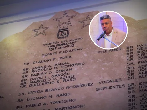 La AFA inauguró una placa para los campeones del mundo que generó debate