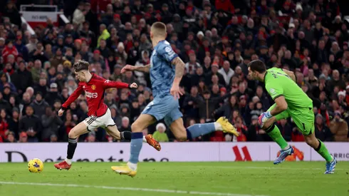 El posteo de Garnacho para Dibu Martínez tras su cruce por Premier League