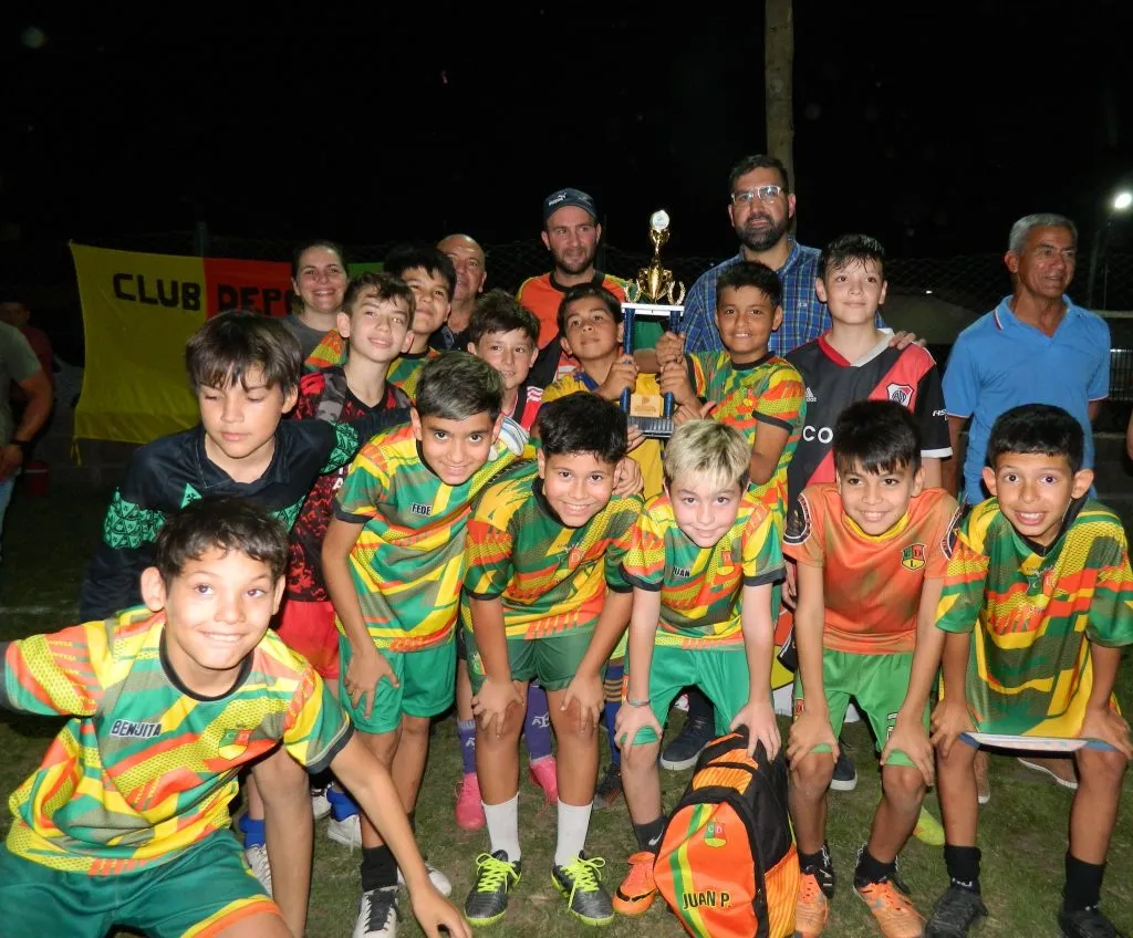 Los chicos que juegan en el club de donde salió el Diablito. IG oficial.