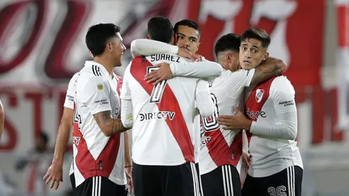 Todo River festeja el gol de Matías Suárez contra Gimnasia.