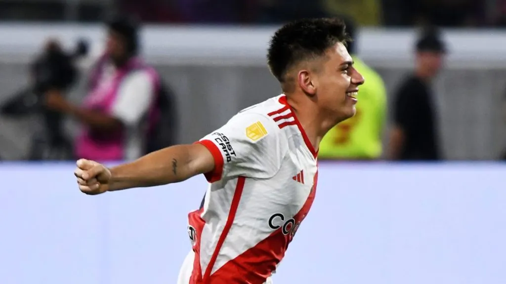 Claudio Echeverri tiene contrato con River hasta diciembre 2024. (Foto: Getty)