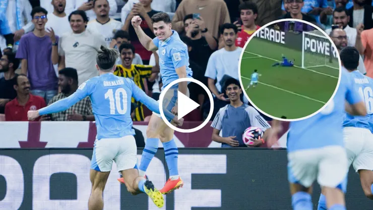 El festejo de Julián Álvarez tras su gol de pecho a los 40 segundos.