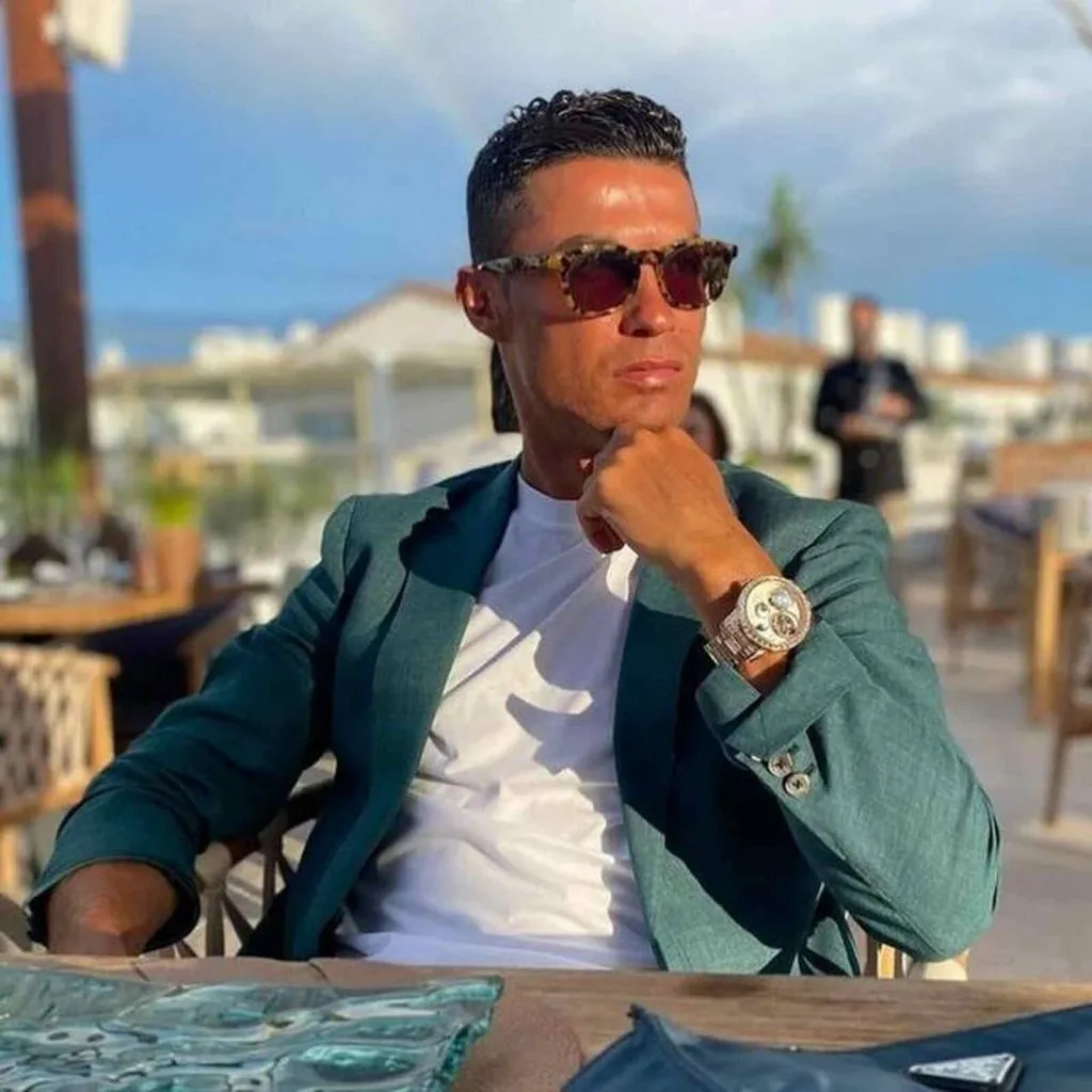 CR7 y su reloj más caro. (Foto: Instagram / @cristiano)