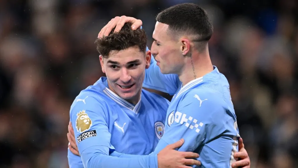 Julián Álvarez y Phil Foden, figuras de Manchester City.