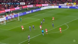 El Fideo marcó el primer gol en la goleada de su equipo.