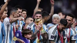 Rodrigo De Paul junto a sus compañeros en Qatar 2022.