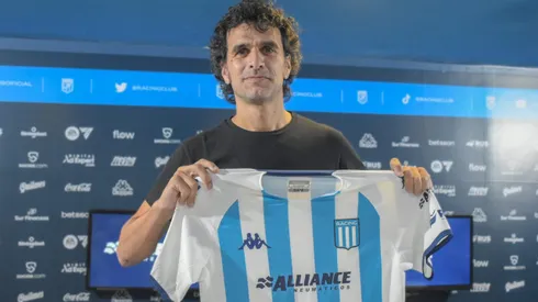 Un exBoca fue presentado como DT de Racing