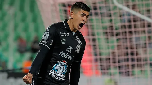 Adonis Frías, el otro defensor central que es del gusto de Riquelme para Boca