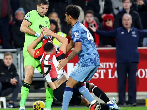 El posteo irónico de Brentford para Dibu Martínez