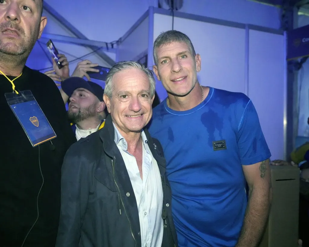 Andrés Ibarra llegó a las carpas acompañado de Martín Palermo. @Andreshibarra