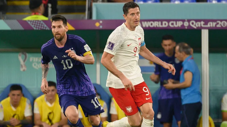 Lewandowski, superado por Messi en el partido entre Argentina y Polonia en Qatar 2022.