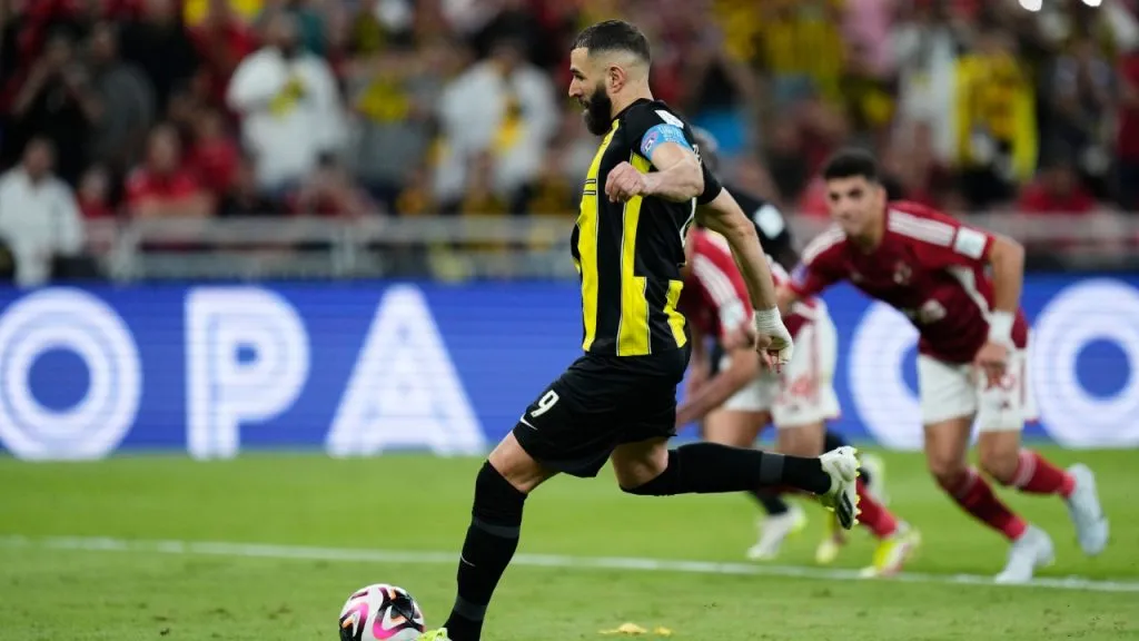 Benzema y su penal errado (IMAGO / NurPhoto).