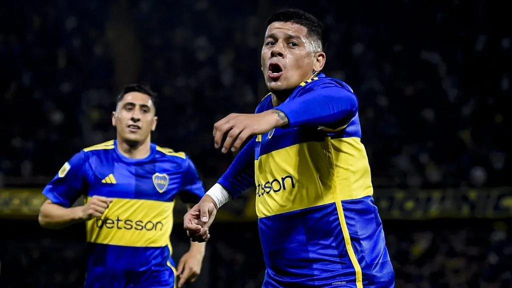 Marcos Rojo festejando un gol en Boca.