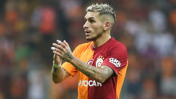 Lucas Torreira coqueteó con la chance de jugar en Boca. (Getty Images)