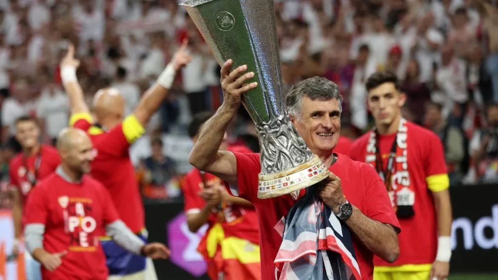 Mendilibar venía de salir campeón con Sevilla antes de agarra Alonso (Getty Images).