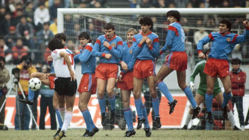 Remate del Beto Alonso, una de las pocas situaciones de gol del partido (Imago)