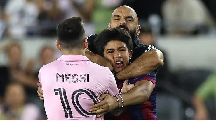 Lionel Messi y Yassine Cheuko.
