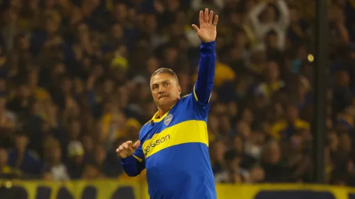 Blas Giunta fue invitado por Riquelme para su partido despedida. (Prensa Boca)