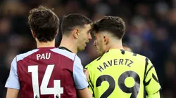 Dibu Martínez cruzó a Havertz sobre el cierre del Aston Villa - Arsenal.