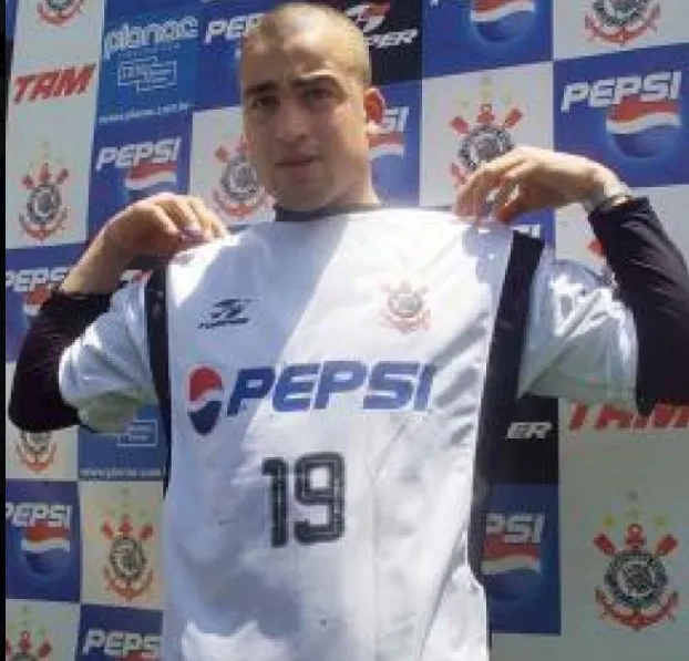 Con la camiseta del Timao. Archivo web.