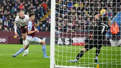 Dibu Martínez sacó chapa por el triunfo ante Manchester City