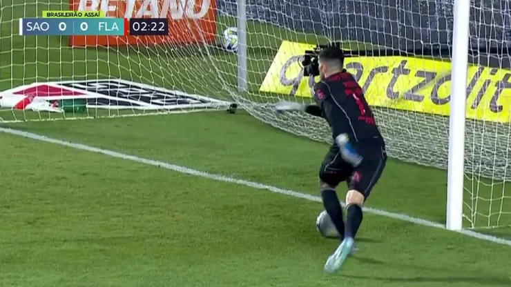 VIDEO | El blooper de Rossi que paralizó a los hinchas de Flamengo