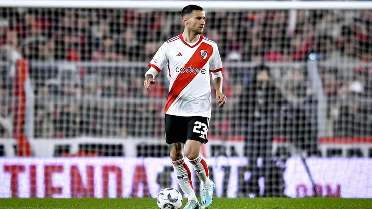 Mammana tiene un pie y medio afuera de River.
