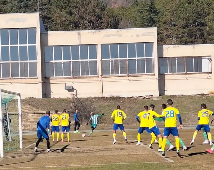 Sebastián Villa debutó en Bulgaria. (Foto: Beroe FC vía Instagram)