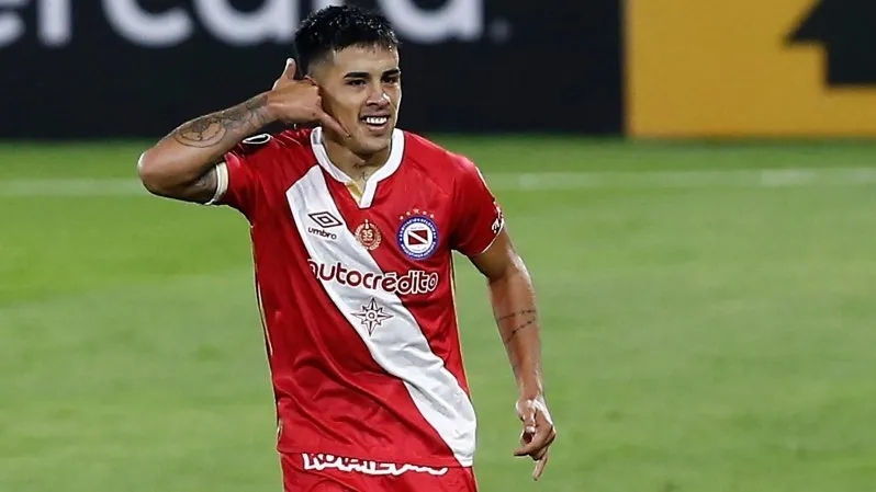 Florentín dijo estar a la espera del llamado de Riquelme.