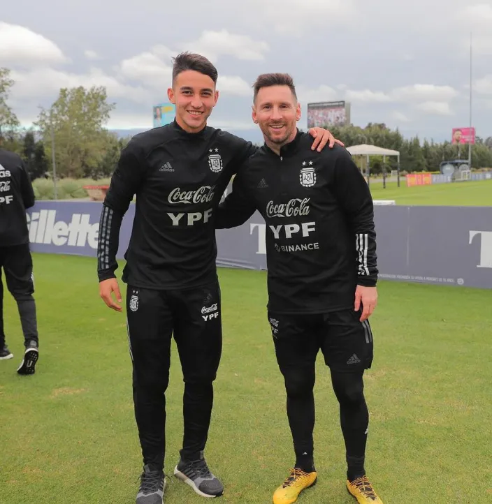 Geralnik con Messi, cuando fue convocado a la Selección Argentina. (Foto: @tiagogeralnik)