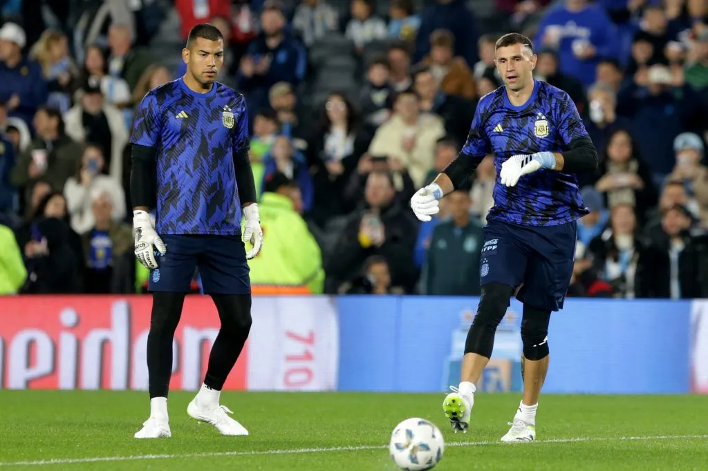 Walter Benítez junto a Emiliano Martínez en la Selección Argentina. Getty Images.