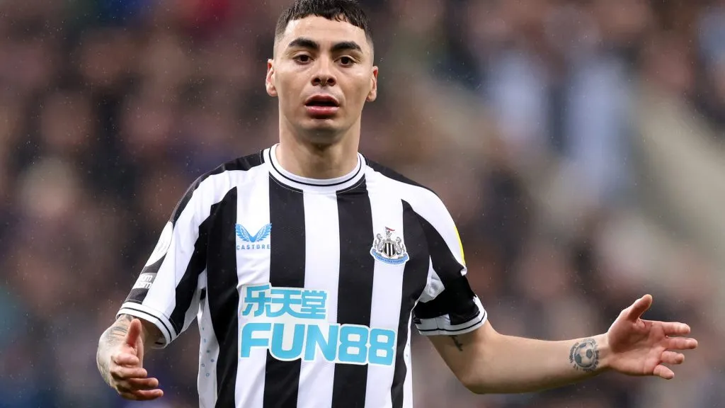 Miguel Almirón con el Newcastle