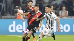 Rodrigo Villagra enfrentando a River.