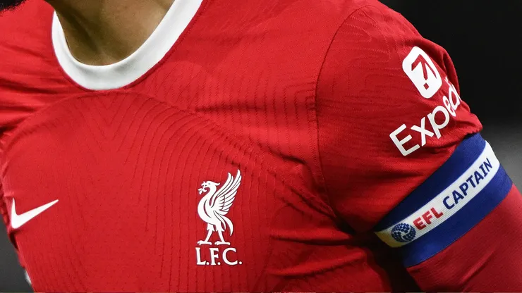 Virgil Van Dijk capitan de Liverpool pone en duda su continuidad