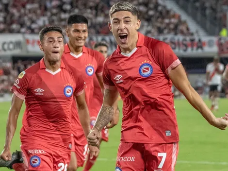 Los hinchas de River liquidaron a Santiago Montiel en las redes