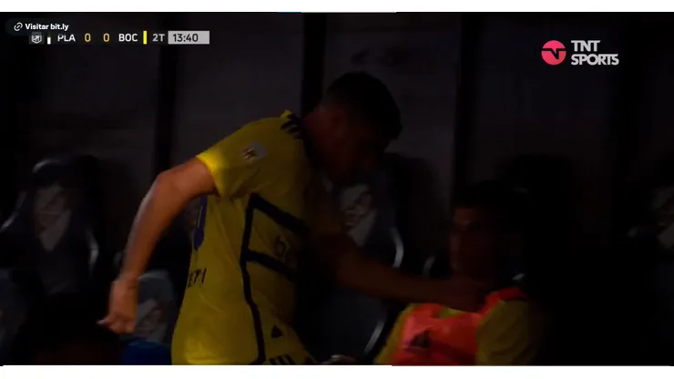 El delantero uruguayo se retiró molesto en el empate ante Platense.