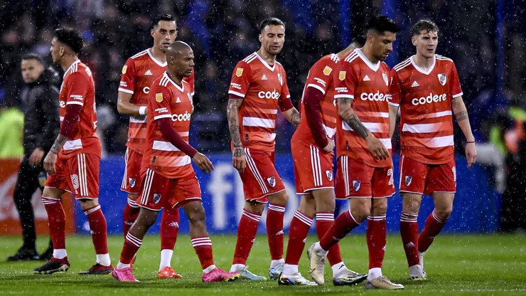 Mammana no pudo debutar en Vélez por una molestia