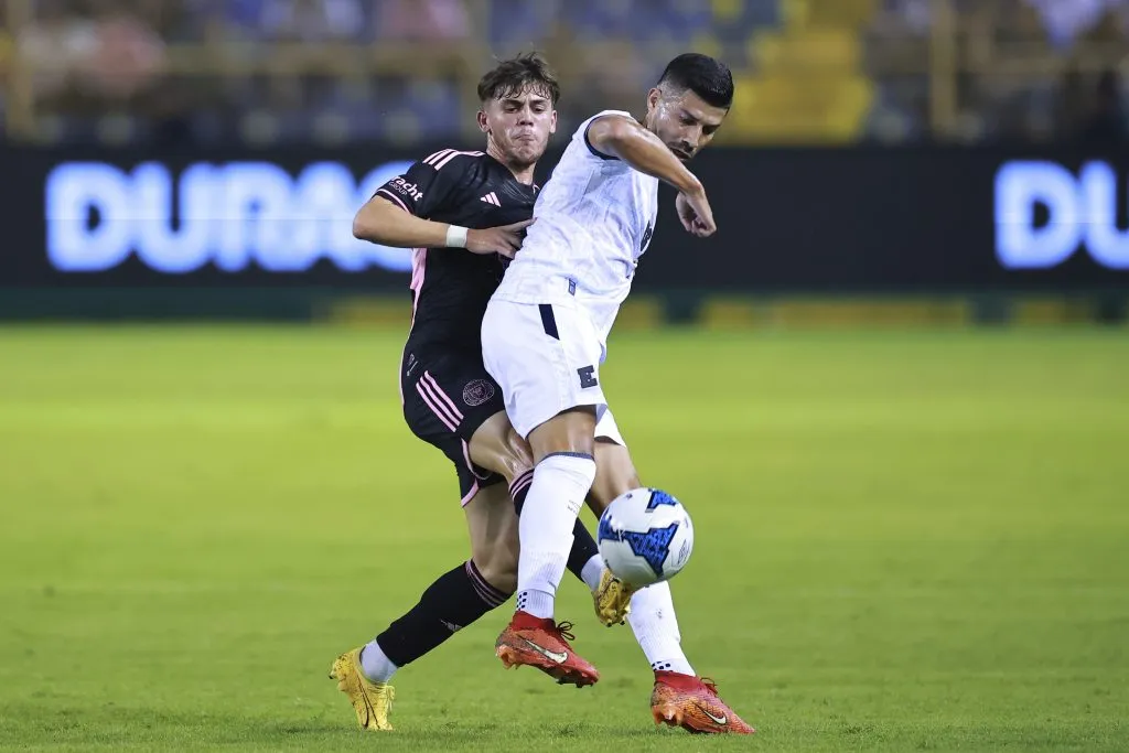 Nelson Bonilla en acción ante Inter Miami.