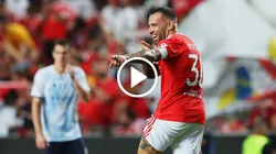 Otamendi, en modo goleador.