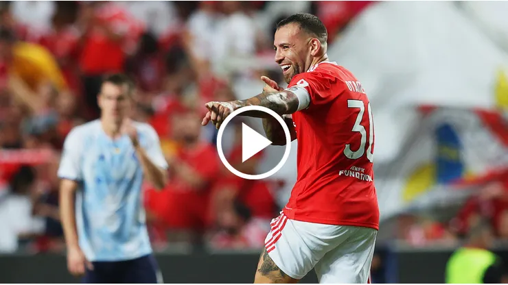 Otamendi, en modo goleador.